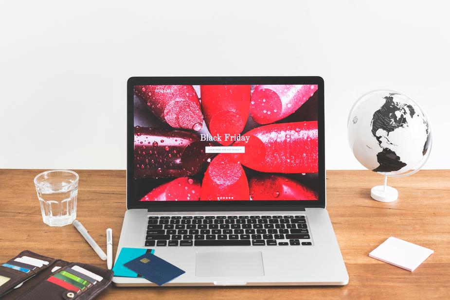 Should Small Business Owners Hire for E-Commerce Help?